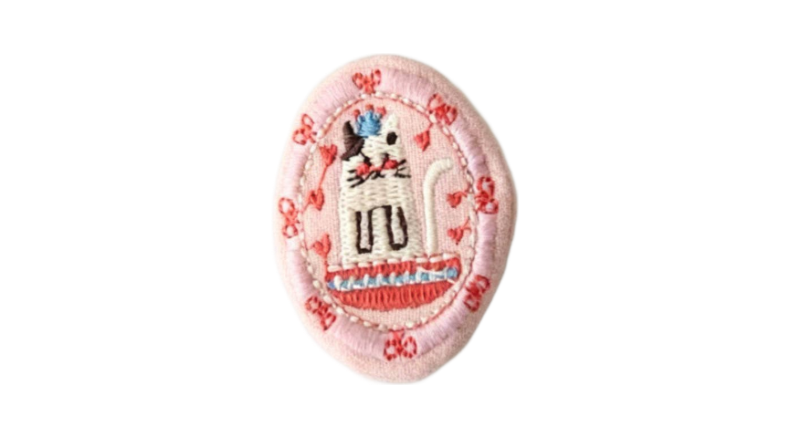 White Cat Ribbon Border Embroidery Oval Brooch